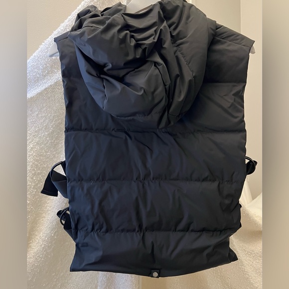 Adroit Puffer Vest with Adjustable Straps - Picture 5 of 6